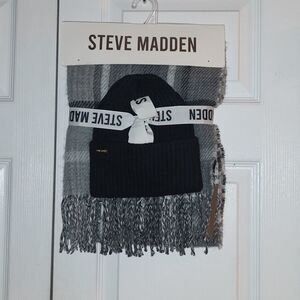 Steve Madden black gray white reversible scarf and hat set NWT
